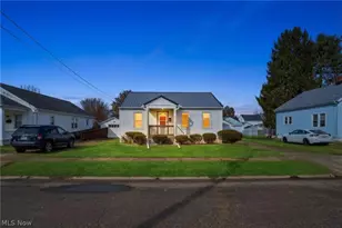 921 Echo Ave, Zanesville, OH 43701 - Photo 2