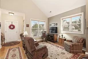 3722 Coral Pl, Cleveland Heights, OH 44118 - Photo 6