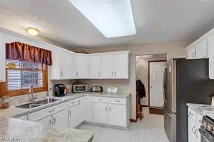 4623 Queen Anne Ave, Lorain, OH 44052 - Photo 6