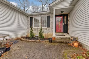 4623 Queen Anne Ave, Lorain, OH 44052 - Photo 2