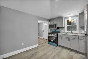 491 E 39th St, Lorain, OH 44055 - Photo 12