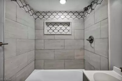 491 E 39th Street, Lorain, OH 44055 - Photo 30