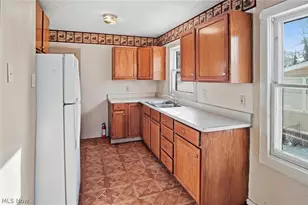 660 Hollibaugh Ave, Akron, OH 44310 - Photo 6