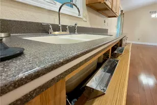 708 Oak Tree Ln, Belpre, OH 45714 - Photo 4