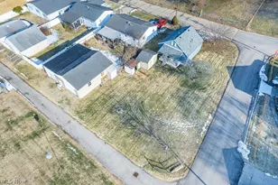 710 21st St, Vienna, WV 26105 - Photo 36