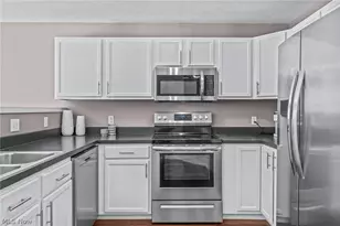 7314 Forest Cove Ln, Northfield, OH 44067 - Photo 10