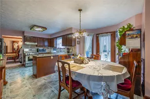 10037 Jamestown Dr, North Royalton, OH 44133 - Photo 4