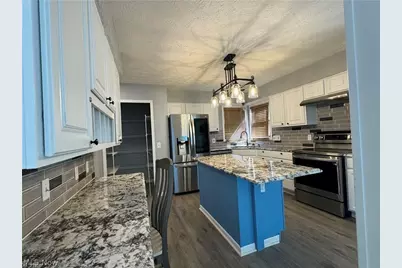 242 Ravenshollow Drive, Cuyahoga Falls, OH 44223 - Photo 8