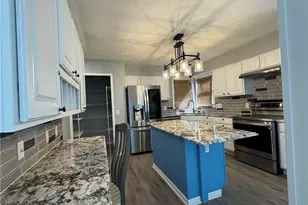 242 Ravenshollow Dr, Cuyahoga Falls, OH 44223 - Photo 8