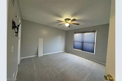 242 Ravenshollow Drive, Cuyahoga Falls, OH 44223 - Photo 14