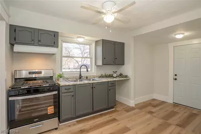 2408 21st Street NE, Canton, OH 44705 - Photo 8