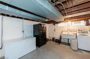 325 E 244th St, Euclid, OH 44123 - Photo 30