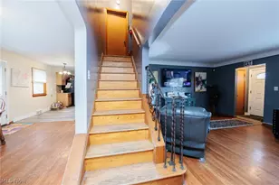 325 E 244th St, Euclid, OH 44123 - Photo 16