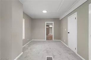 75 W Dartmore Ave, Akron, OH 44301 - Photo 8