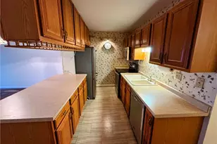 2331 E Market St, Akron, OH 44312 - Photo 6