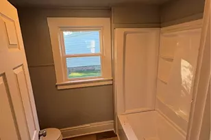 901 Sherman St, Akron, OH 44311 - Photo 2