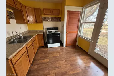 2329 Winfield Way NE, Canton, OH 44705 - Photo 10