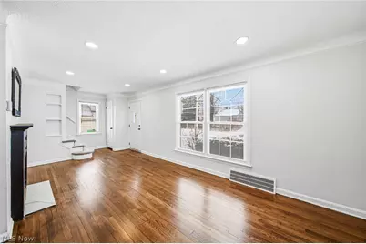 291 E 204th Street, Euclid, OH 44123 - Photo 4