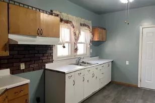 202 Walton Ave, Barnesville, OH 43713 - Photo 12