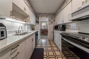 13800 Fairhill Rd, Loveland, OH 44120 - Photo 24