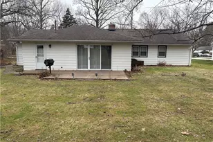 2265 Country Club Dr, Wickliffe, OH 44092 - Photo 2