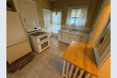 148 North Avenue NW, New Philadelphia, OH 44663 - Photo 2