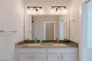 11208 N Park Pl, Loveland, OH 44104 - Photo 16