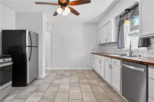 3346 W 59th Pl, Loveland, OH 44102 - Photo 10