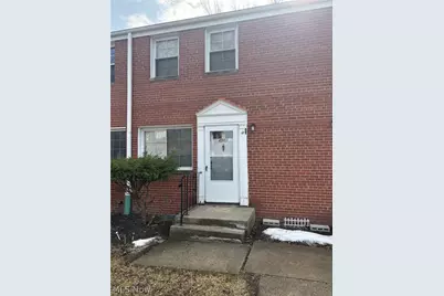 450 Kenwood Drive #D-12, Euclid, OH 44123 - Photo 1