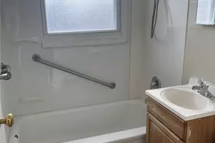 450 Kenwood Dr, Euclid, OH 44123 - Photo 12