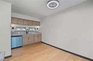 897 Livermore Ln, Elyria, OH 44035 - Photo 8