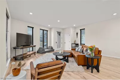 5217 Franklin Boulevard, Loveland, OH 44102 - Photo 6