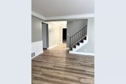 427 E 275 Street, Euclid, OH 44132 - Photo 4