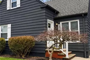 427 E 275th St, Euclid, OH 44132 - Photo 2