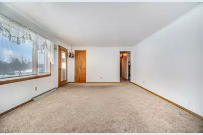 13458 Theeland Avenue NW, Uniontown, OH 44685 - Photo 4
