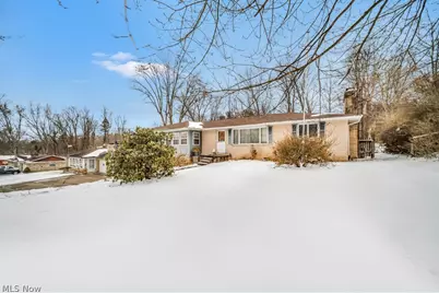 13458 Theeland Avenue NW, Uniontown, OH 44685 - Photo 2