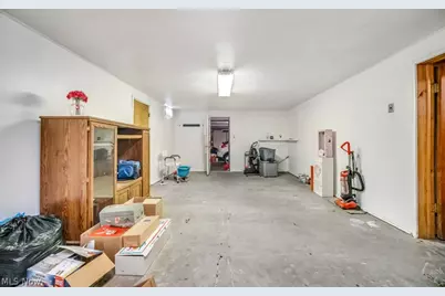 13458 Theeland Avenue NW, Uniontown, OH 44685 - Photo 32