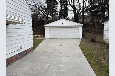 9516 Alexander Road, Loveland, OH 44125 - Photo 32