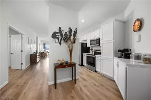 5547 Beavercrest Dr, Lorain, OH 44053 - Photo 4