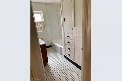 587 Tod Lane, Youngstown, OH 44504 - Photo 6