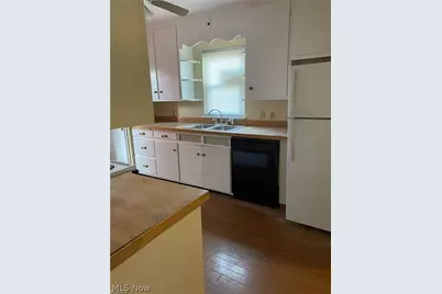 587 Tod Lane, Youngstown, OH 44504 - Photo 4