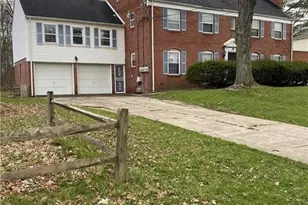 587 Tod Ln, Youngstown, OH 44504 - Photo 2