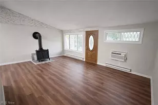 18832 Maplewood Ln, Chagrin Falls, OH 44023 - Photo 6