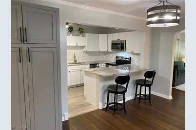 1547 Sunview Road, Lyndhurst, OH 44124 - Photo 8