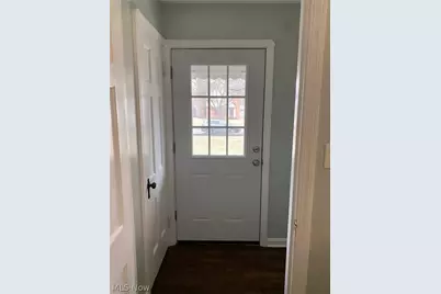 1547 Sunview Road, Lyndhurst, OH 44124 - Photo 2