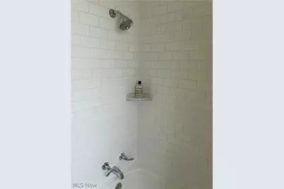 1547 Sunview Road, Lyndhurst, OH 44124 - Photo 16