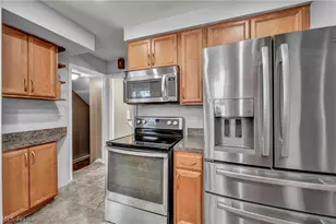 2506 N Taylor Rd, Cleveland Heights, OH 44118 - Photo 10