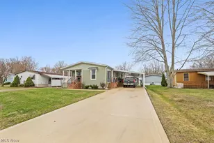 7 Michael Dr, Olmsted Twp, OH 44138 - Photo 2