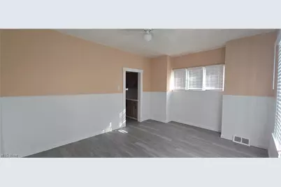 370 Lora Avenue, Youngstown, OH 44504 - Photo 12