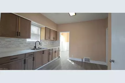 370 Lora Avenue, Youngstown, OH 44504 - Photo 18